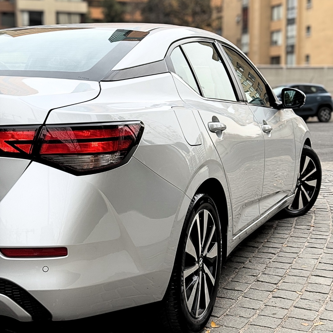 Nissan Sentra — foto 13 de 22