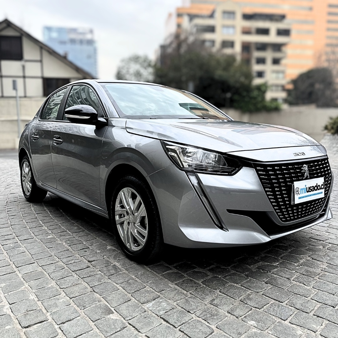 Peugeot 208 — foto 8 de 16