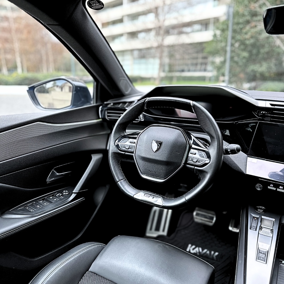 Peugeot 308 — foto 12 de 22