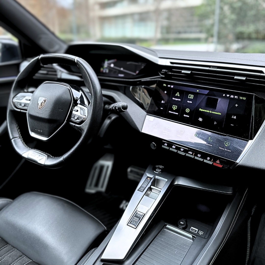 Peugeot 308 — foto 14 de 22
