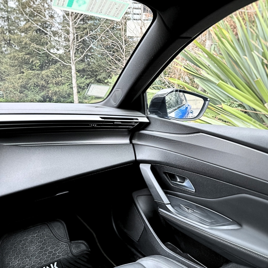 Peugeot 308 — foto 19 de 22