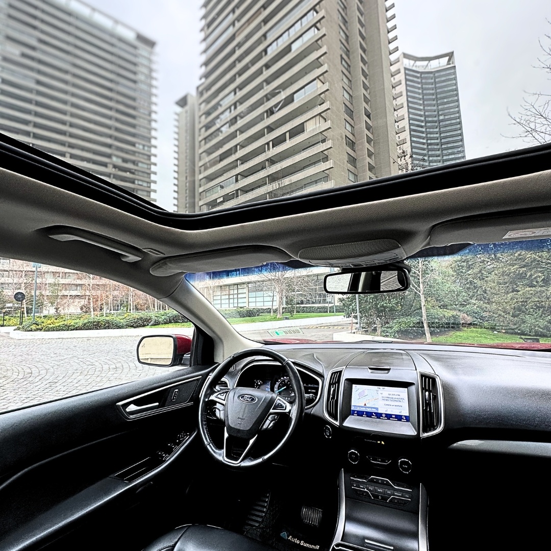 Ford Edge — foto 15 de 16