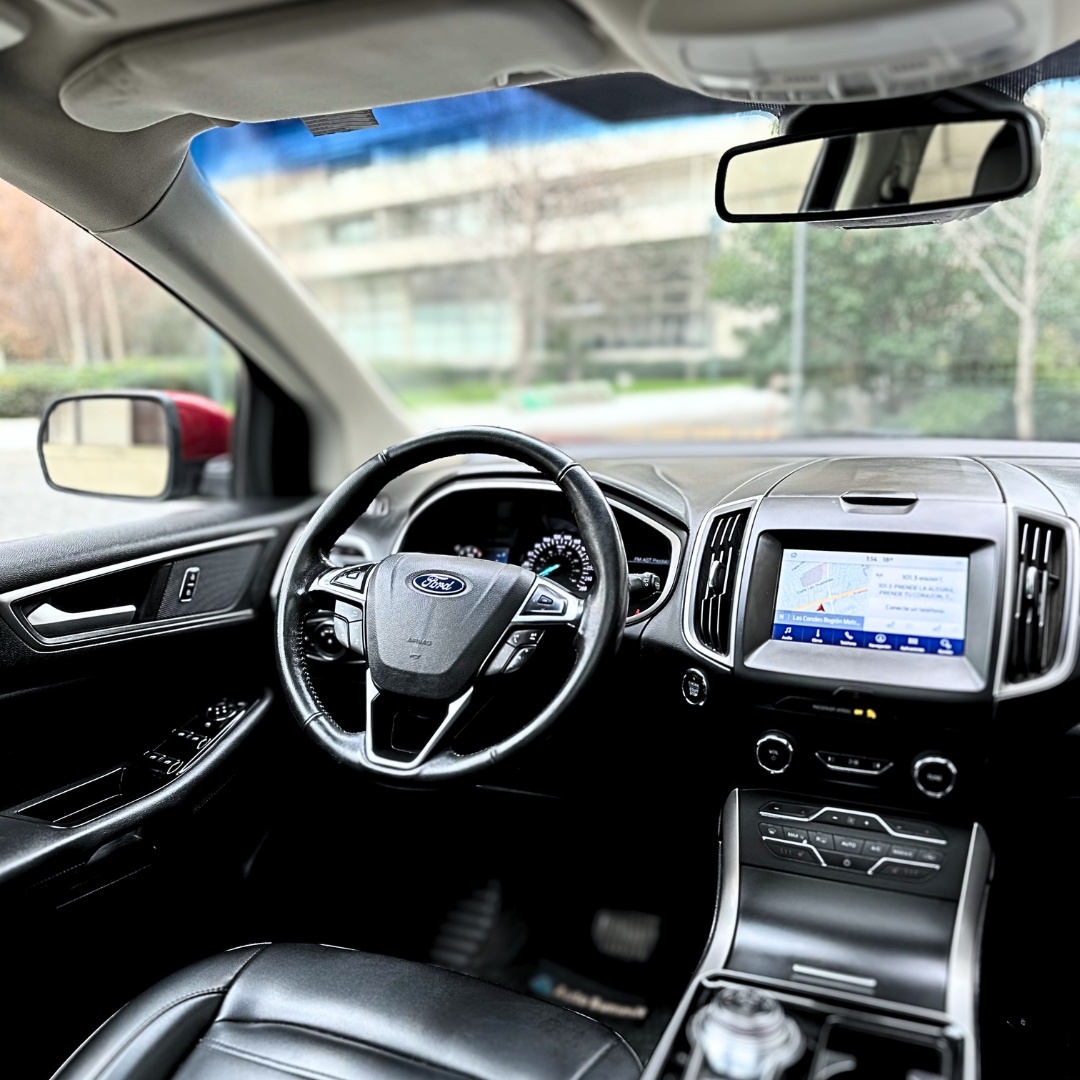 Ford Edge — foto 11 de 16