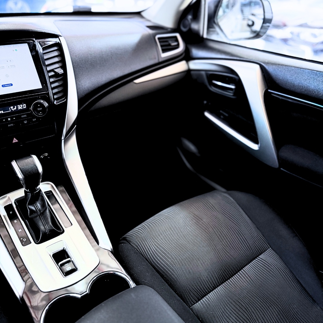 Mitsubishi Montero Sport — foto 14 de 20