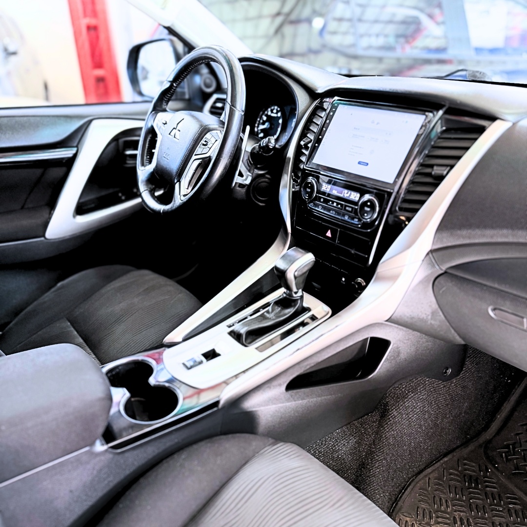 Mitsubishi Montero Sport — foto 20 de 20