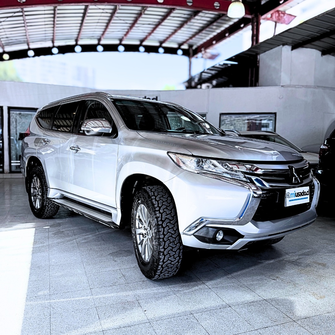 Mitsubishi Montero Sport — foto 11 de 20