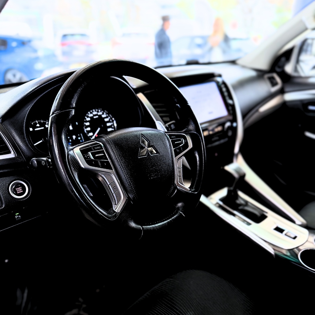 Mitsubishi Montero Sport — foto 12 de 20