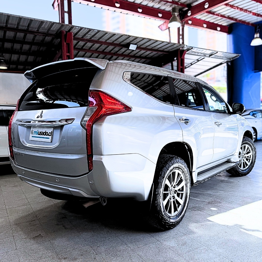 Mitsubishi Montero Sport — foto 4 de 20