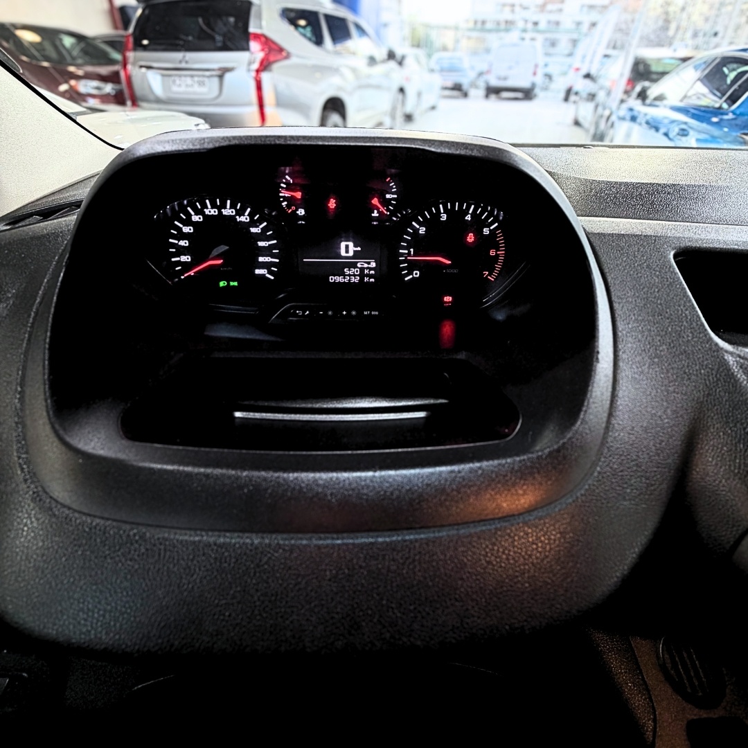 Peugeot Partner — foto 19 de 22