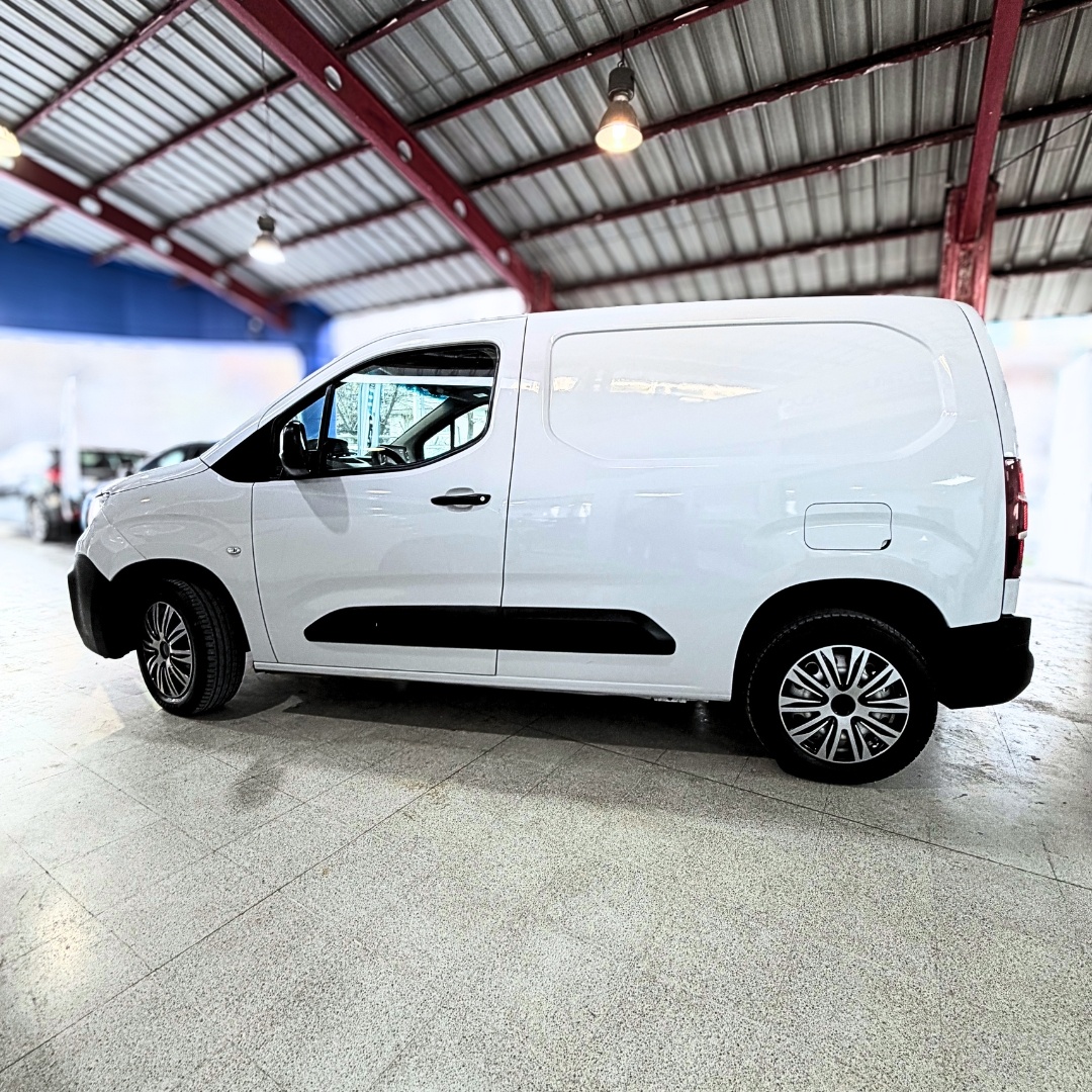 Peugeot Partner — foto 8 de 22
