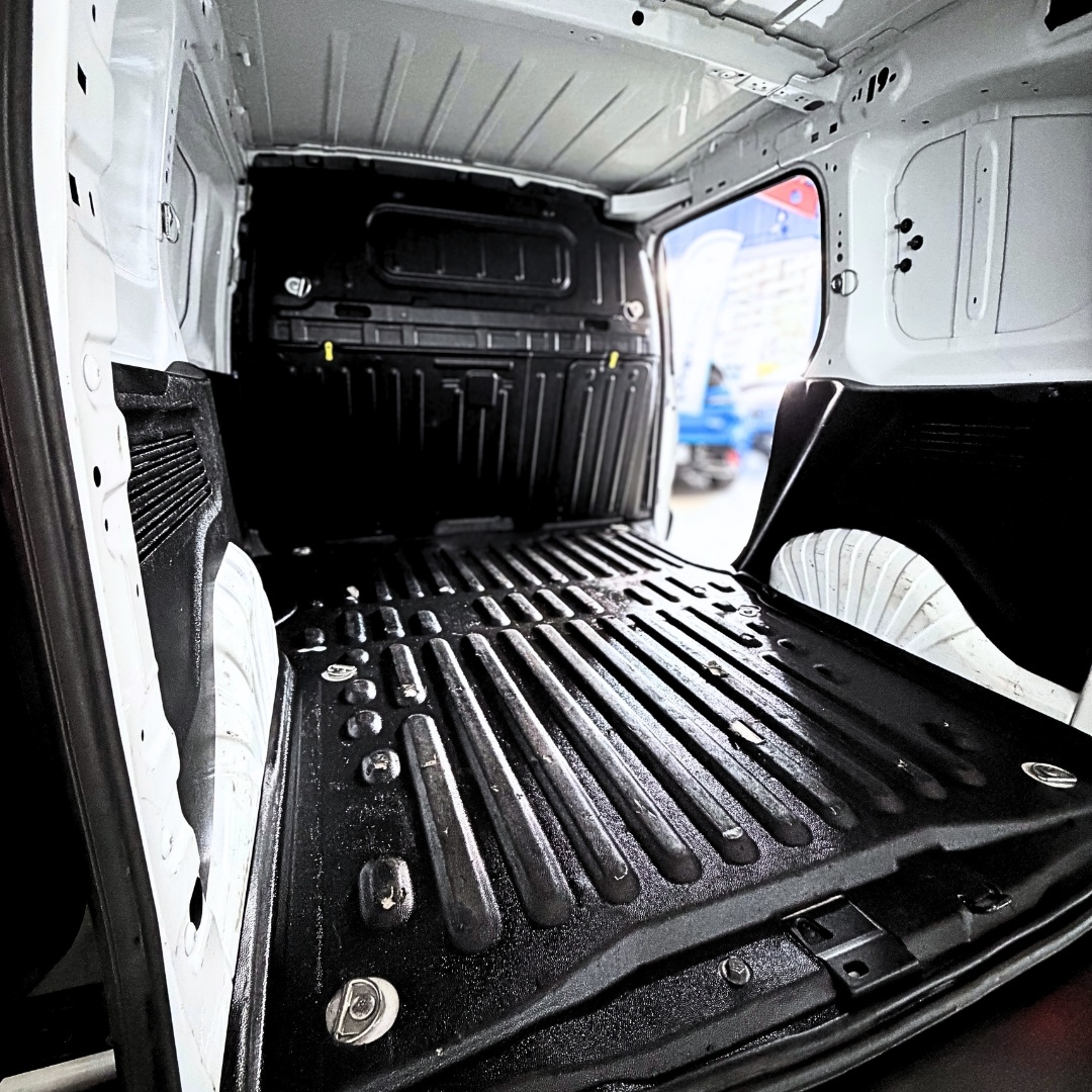 Peugeot Partner — foto 15 de 22
