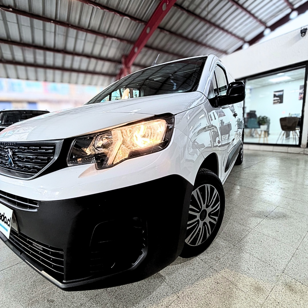 Peugeot Partner — foto 10 de 22