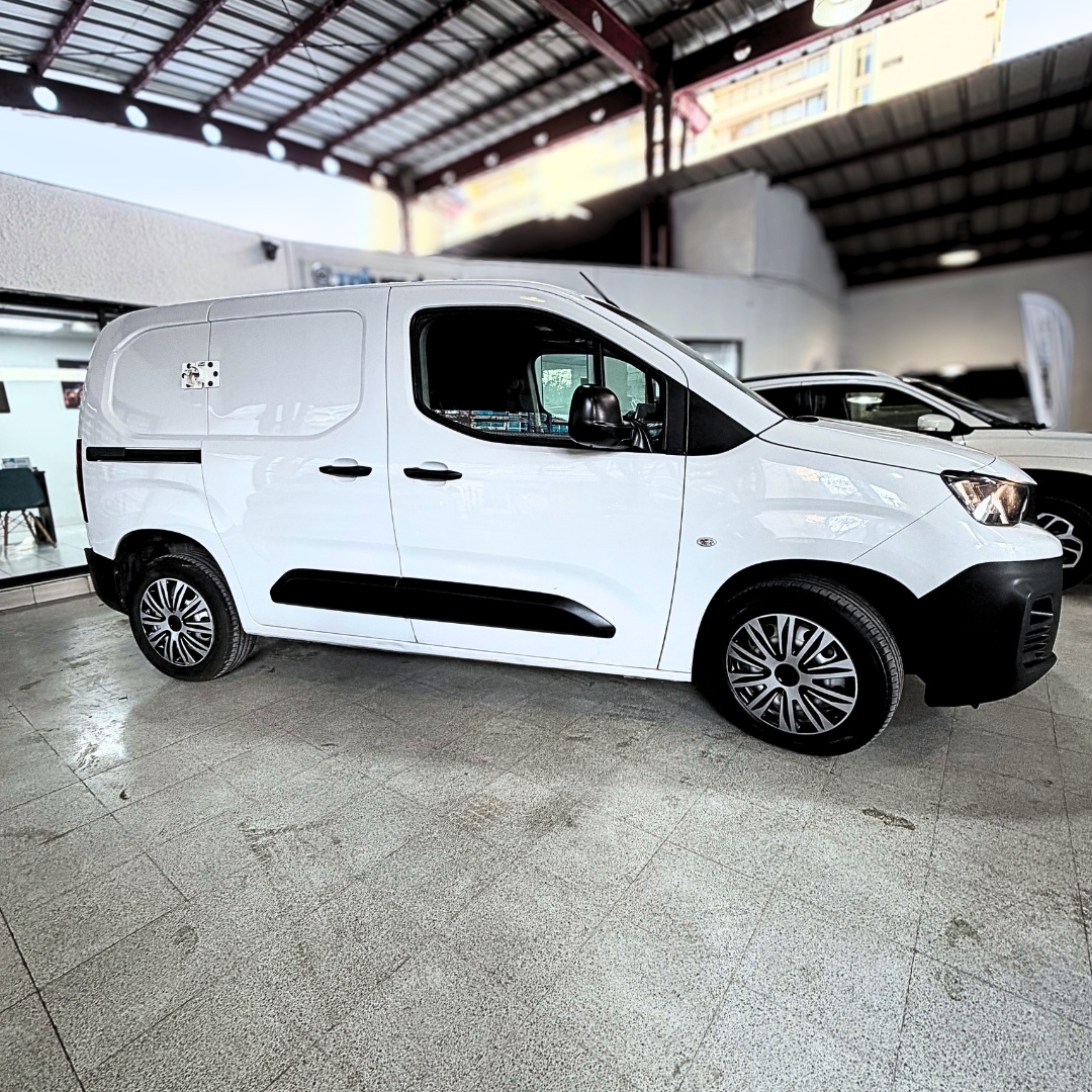 Peugeot Partner — foto 4 de 22