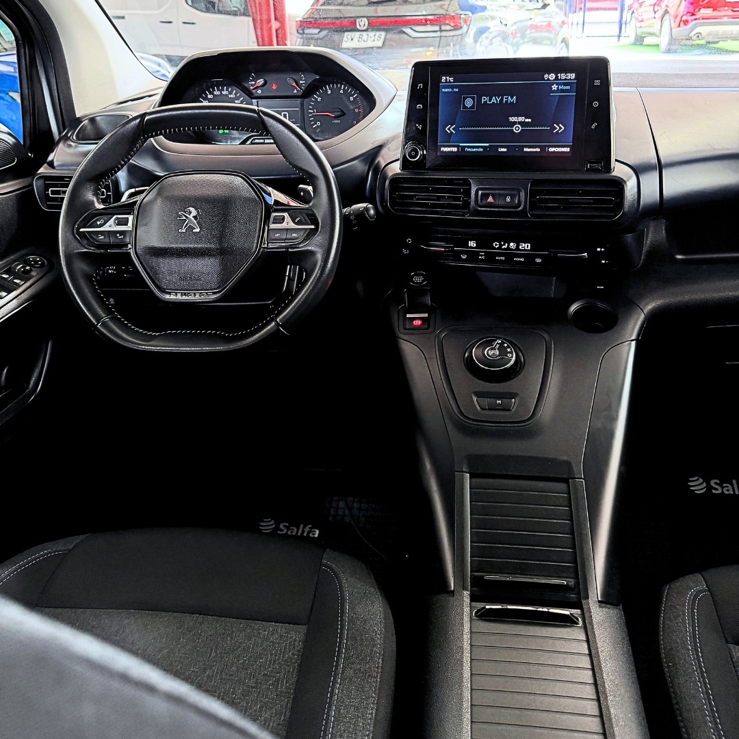 Peugeot Rifter — foto 17 de 24