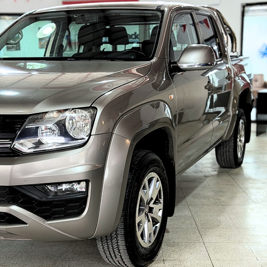 Volkswagen Amarok — foto 9 de 18