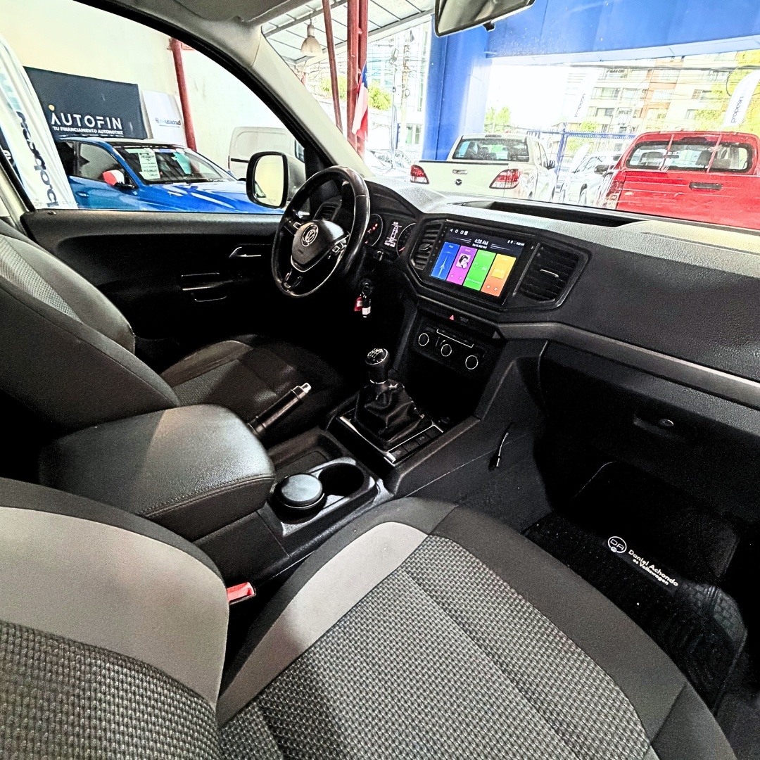 Volkswagen Amarok — foto 18 de 18