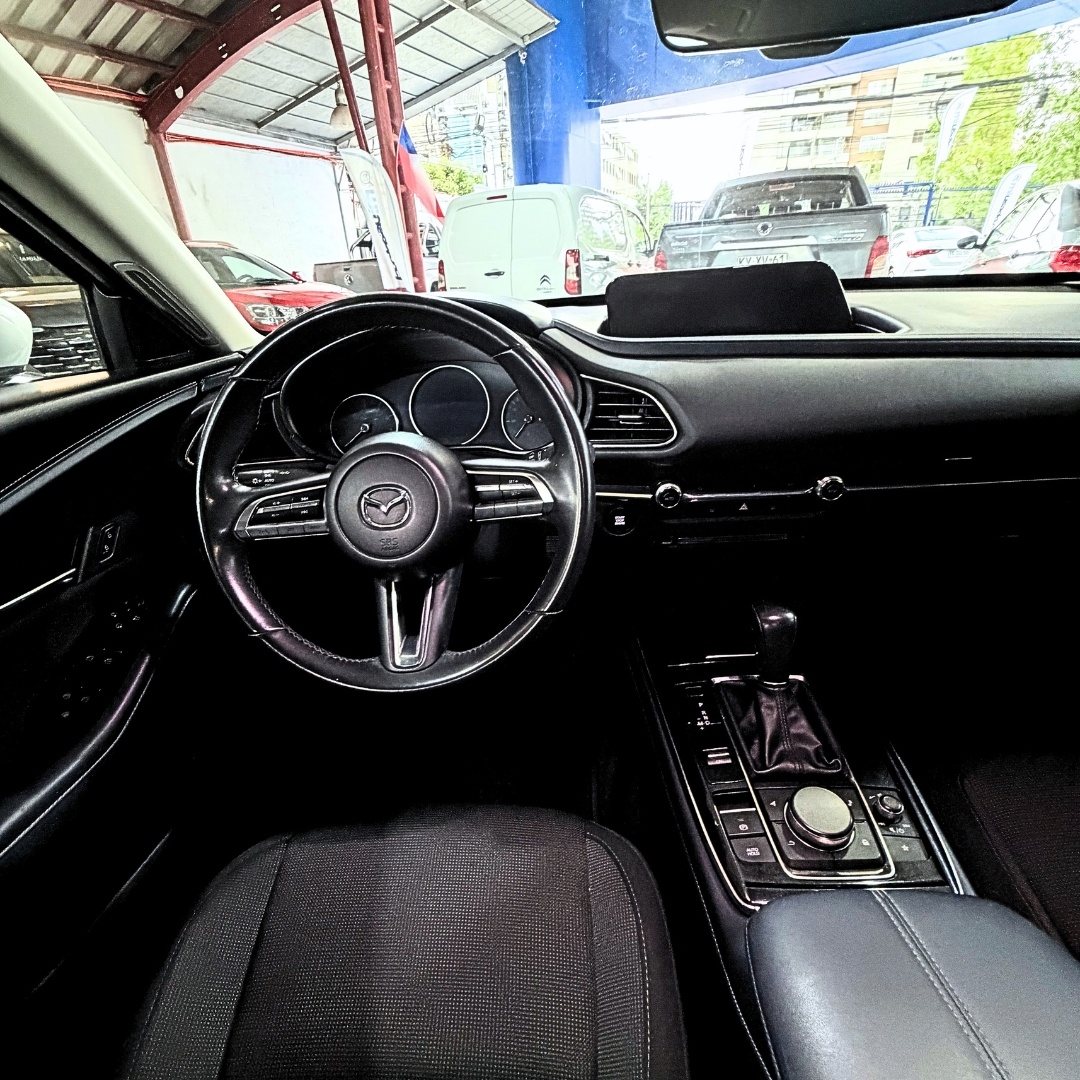 Mazda CX-30 — foto 21 de 25