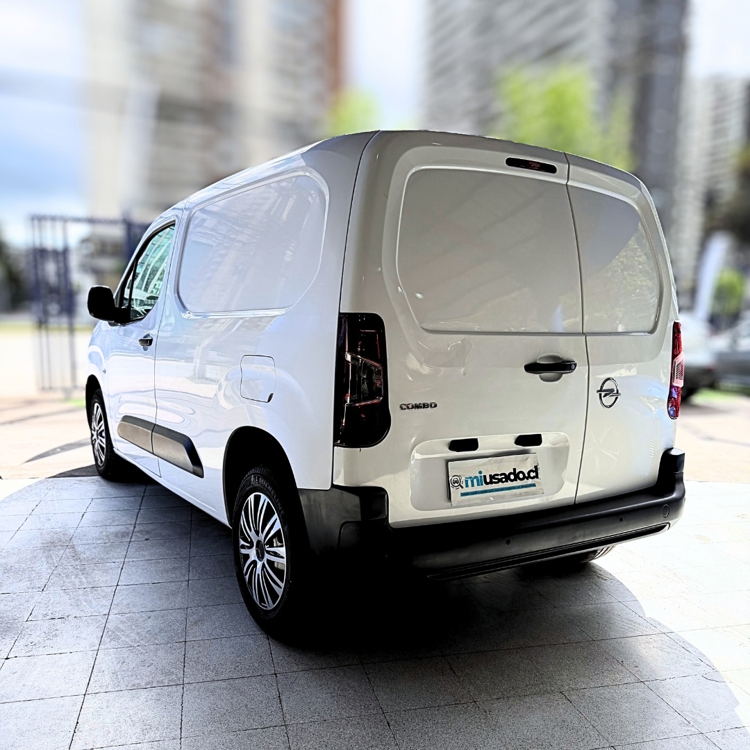 Opel Combo — foto 7 de 18
