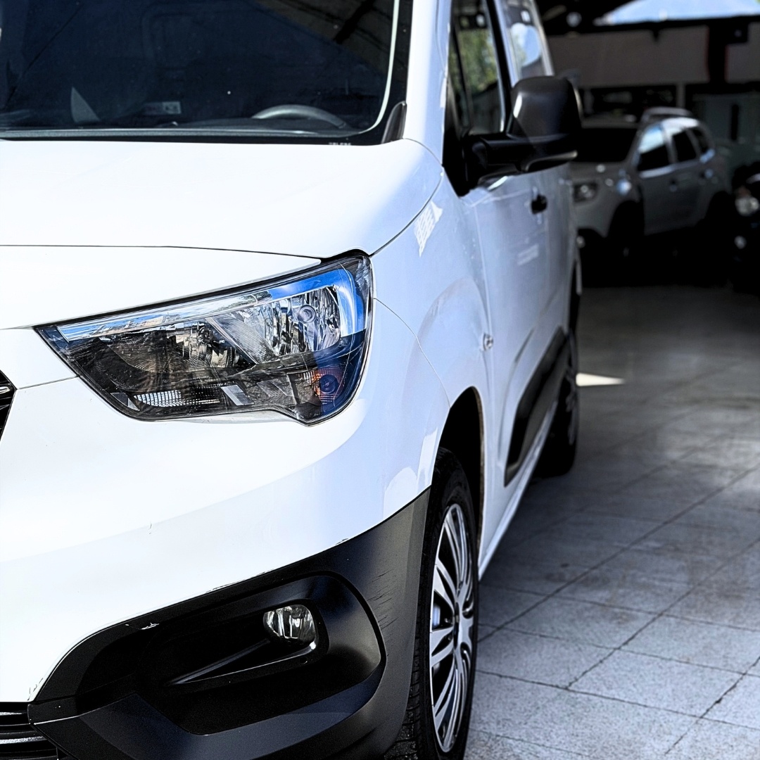 Opel Combo — foto 16 de 18