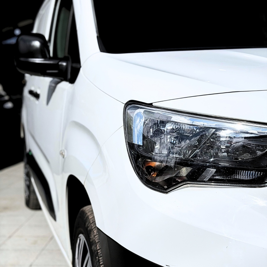 Opel Combo — foto 17 de 18