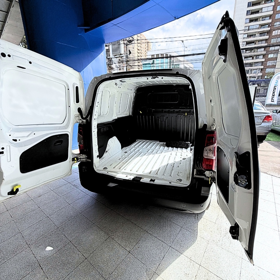 Opel Combo — foto 15 de 18